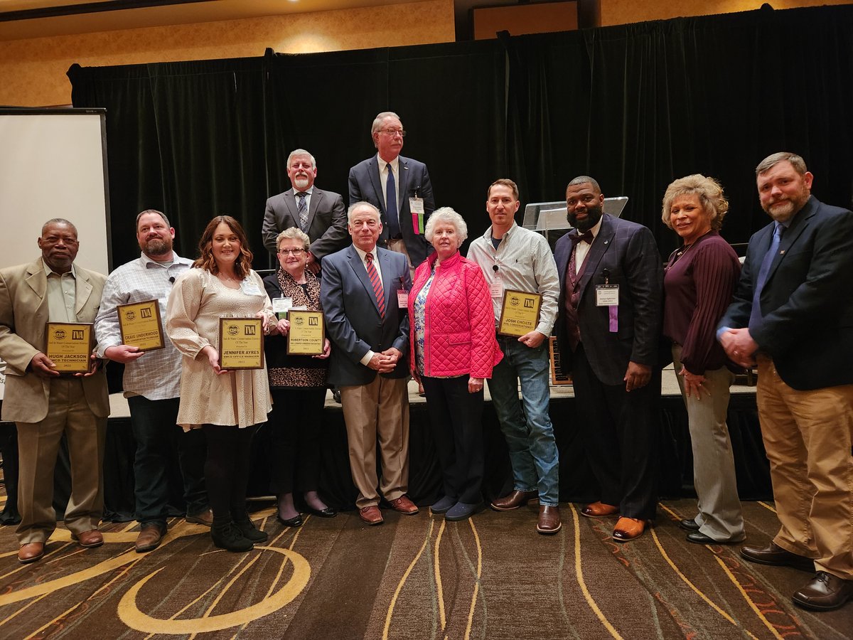 NRCS_TN's tweet photo. Excellent way to wrap up the 79th Annual Tennessee Association of Conservation Districts Convention with a listening session and a banquet. #NRCS greatly appreciates its partnership with the 95 #SWCDs in the state. https://t.co/yObyfN3zB3