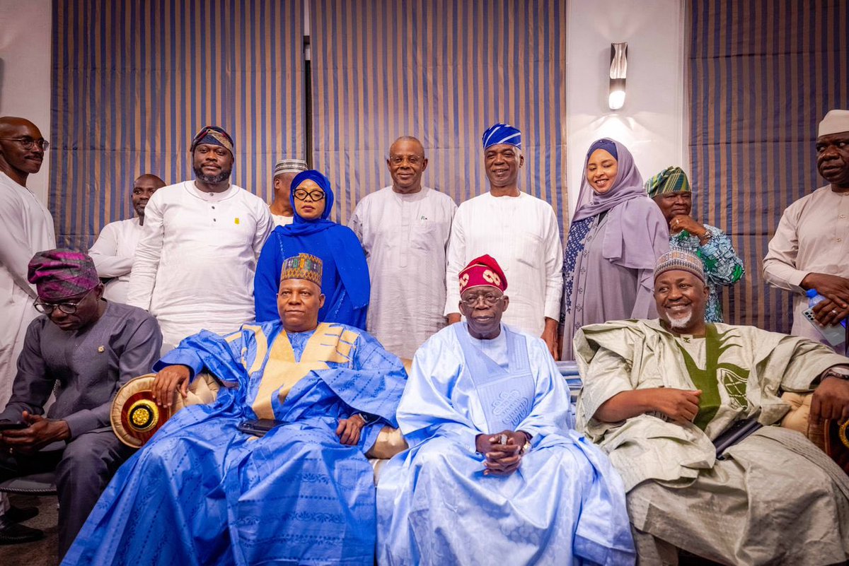 SecApcpcc's tweet image. Mr President His Excellency General Muhammadu Buhari and our Incoming President Asiwaju Bola Ahmed Tinubu and his Vice Distinguished Senator Kashim Shittima alongside I in daura