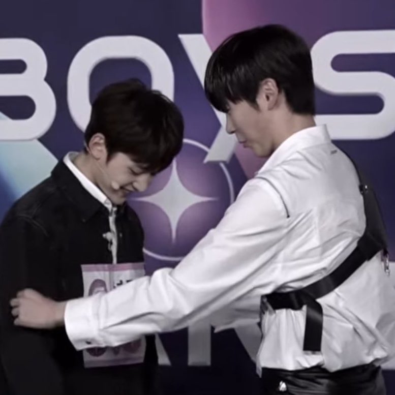 hanbinjelly's tweet photo. HANBIN AND MATTHEW YOU DID IT SO PROUD OF YOU BOTH 😭😭😭 https://t.co/kd2mo8KkLW