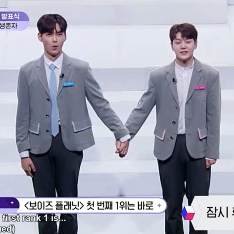 hanbinjelly's tweet photo. HANBIN AND MATTHEW YOU DID IT SO PROUD OF YOU BOTH 😭😭😭 https://t.co/kd2mo8KkLW