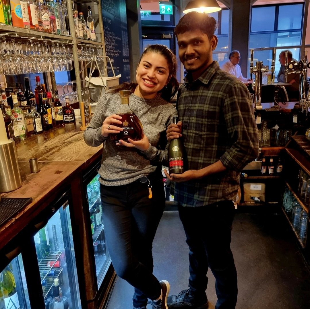 Yay it's Thursday again🥳
Join us today and enjoy your favourite premium spirit from our extensive drink list. We can't wait to see you all tonight 🥰
.
.
.
.
.
.
.
#premiumdrinks #drinkout #thursdayfun #afterworkdrinks #kingsstoreslondon #joinustoday