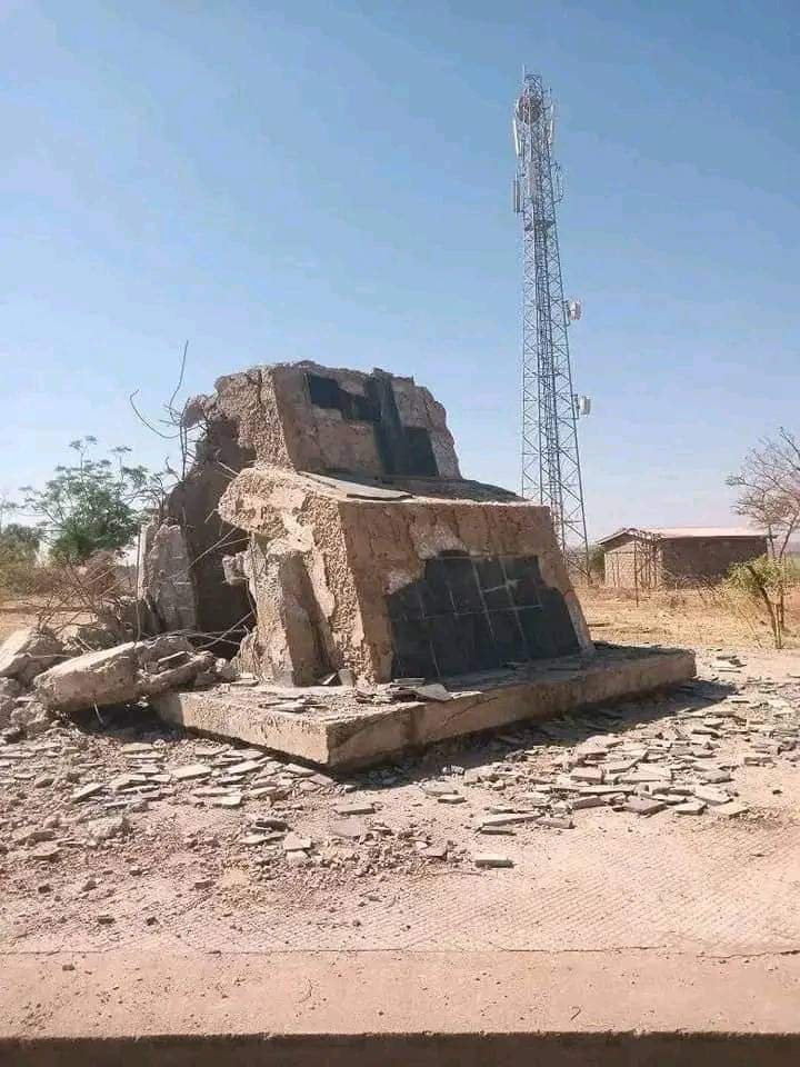 The #Eritrean army has been insistent in destroying everything in #Tigray. If there were stars or a sky only for Tigray, they would have fired at the Universe. True to their nature, they have destroyed the monument in memory of Gen Hayelom at #Adinebrid. Shame #EritreaOutOfTigray
