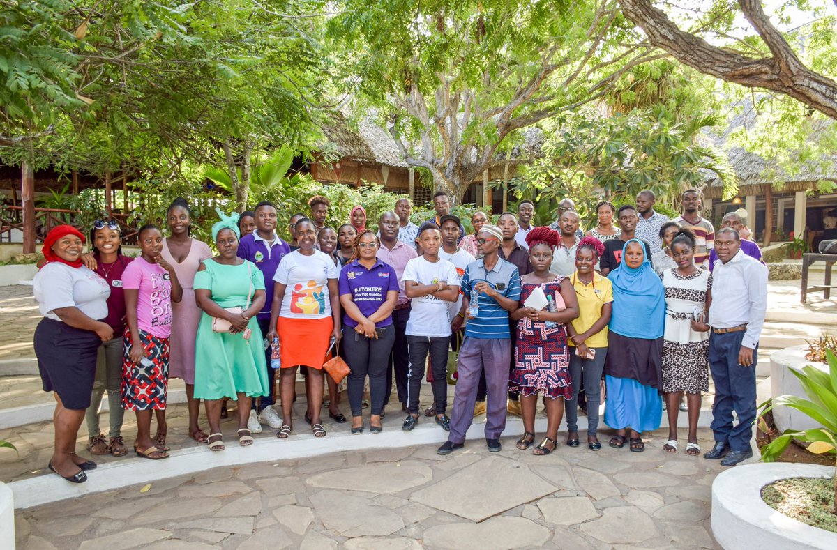 Honored to be part of the group, together with youth social service and health care providers, as we strive to make a Kilifi County Better.  
#adolescentes #adolescentmentalhealth #YOUTH