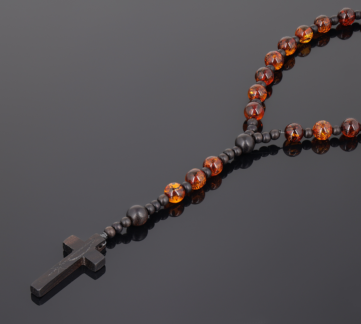 ora_rosarium's tweet photo. https://t.co/K3l0Y328DV - różaniec z bursztynu i hebanu z miłości dla Maryji #modlitwa #rozaniec #heban #bursztyn #rosary #amber #ebony #rosenkranz #bernstein https://t.co/FCwESeafx8