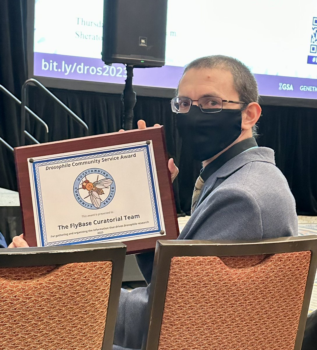 FlyBaseDotOrg's tweet image. Sian Gramates and Damien Goutte-Gattat accept the Drosophila Community Service Award on behalf of the FlyBase Curatorial Team, for gathering and organizing the information that drives Drosophila research.
