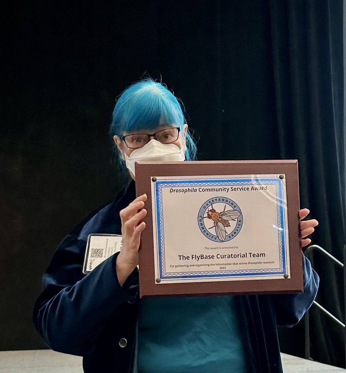 FlyBaseDotOrg's tweet image. Sian Gramates and Damien Goutte-Gattat accept the Drosophila Community Service Award on behalf of the FlyBase Curatorial Team, for gathering and organizing the information that drives Drosophila research.