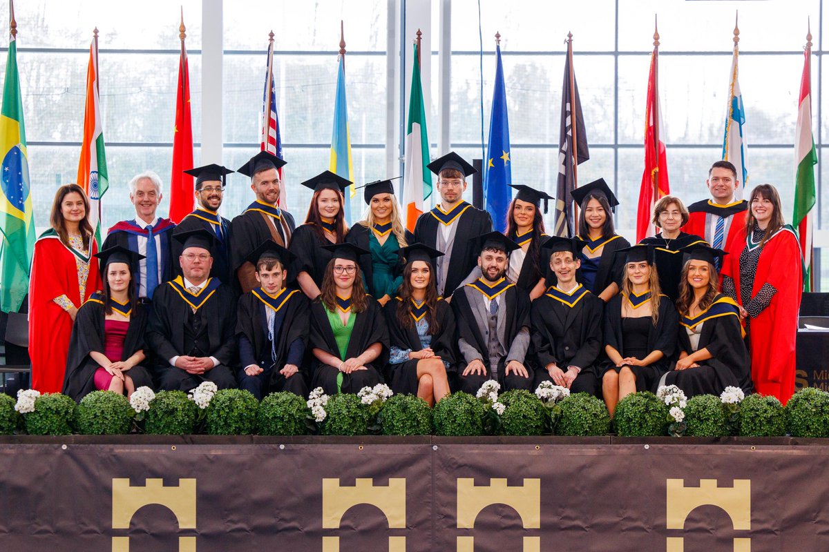 AppliedPsychTus's tweet photo. Throwback Thursday 🎓 Throwback to an amazing day filled with happy faces when our first cohort of students graduated off the programme 🙌🏼
@deirdremwalsh1 @BerniNaughton @EoghanMcNeill @edith_walsh https://t.co/8HlSLScCwO