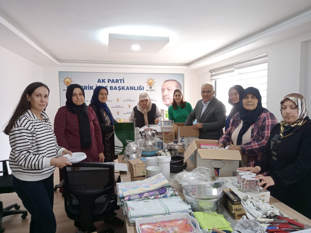 akkadinserik07's tweet photo. #SıcakSofralar tekrar kurulsun diye Ak Parti Serik Kadın Kolları olarak #MutfakSeti kampanyasına katkı sağlayan herkese teşekür ederiz..
#TekYürekTürkiye 🇹🇷
@aysekesir
@alicetin_07
@Aysekeyikyilmaz
@akkadinantalya
@hasan_yldrm07
@serikakparti
@esmahancan07
@ismailykn07 https://t.co/HwaoBYLXUs