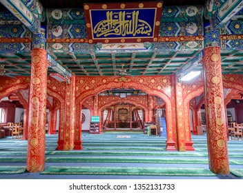 @MusawarTanoli2 However this mosque is built under Islamic architecture, but there are mosques which are built in Chinese Islamic architecture, those mosques give unique glimpse of Chinese Islamic architectural history. Extremely beautiful fusion of both Chinese Islamic art cultures &traditions.