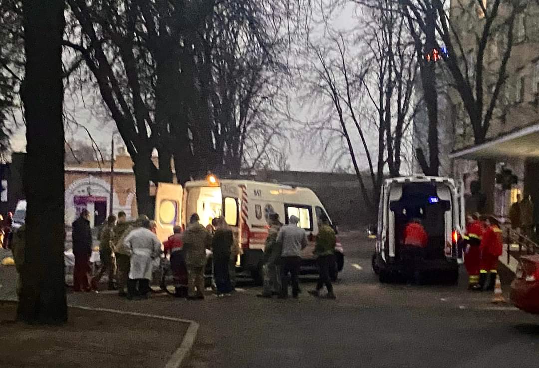 Друзі! Це знову я. Знову збір і знову стержні.🥴 Поранені прибувають. Поранених багато а волонтерів мало. Підтримайте нас,будь ласка, хто має можливість. Дякую людям, що постійно донатять на збори.Ви наш надійний тил,наша опора. Банка нижче 👇картки +
send.monobank.ua/jar/3wyVa3jgXE