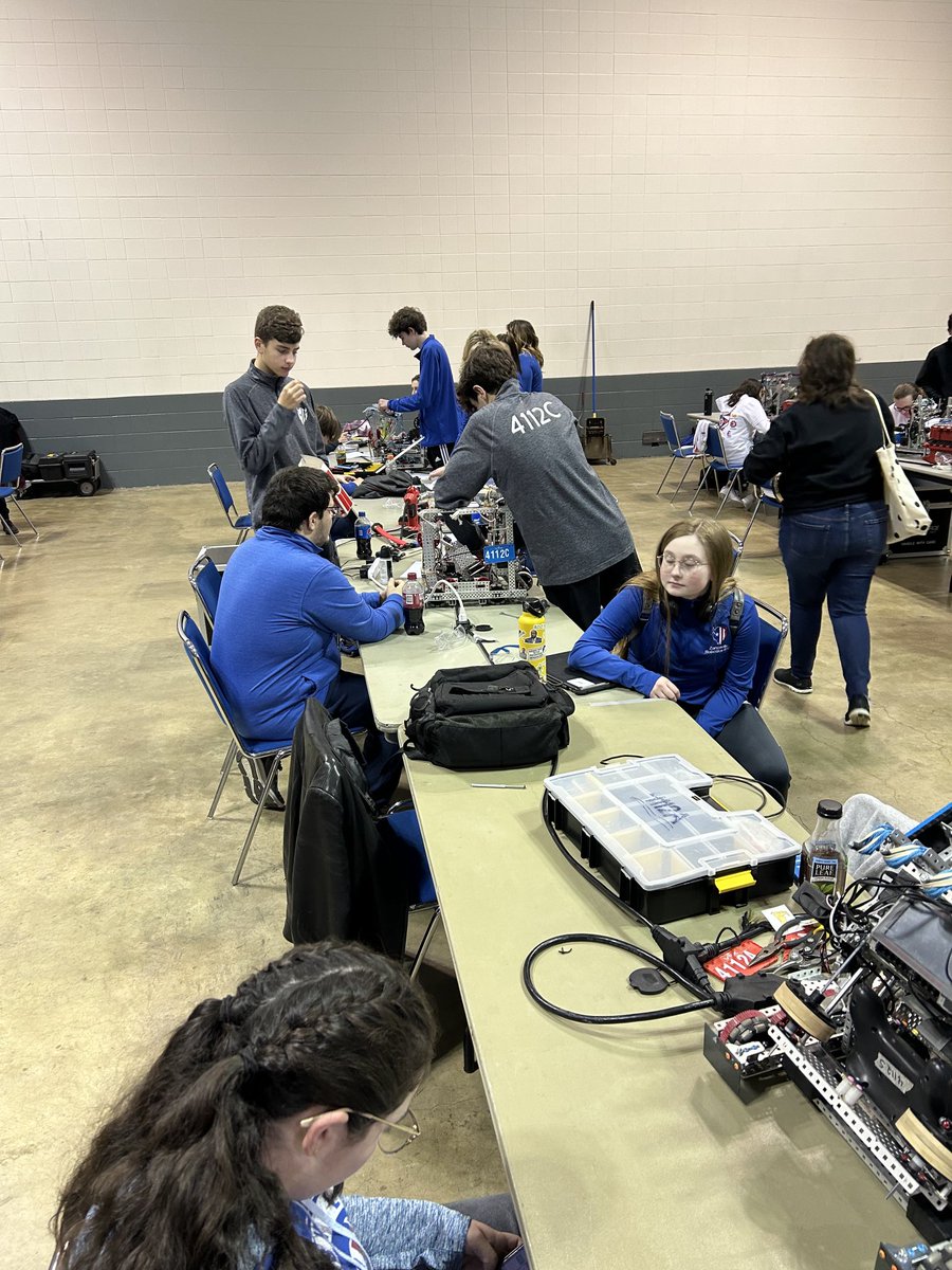 RMohlerZHS's tweet photo. Last second preparations are underway for a long day of competition for our FIVE State Robotics teams! Go Blue! #BlueCanDoIt https://t.co/OQ4eHFaAuq