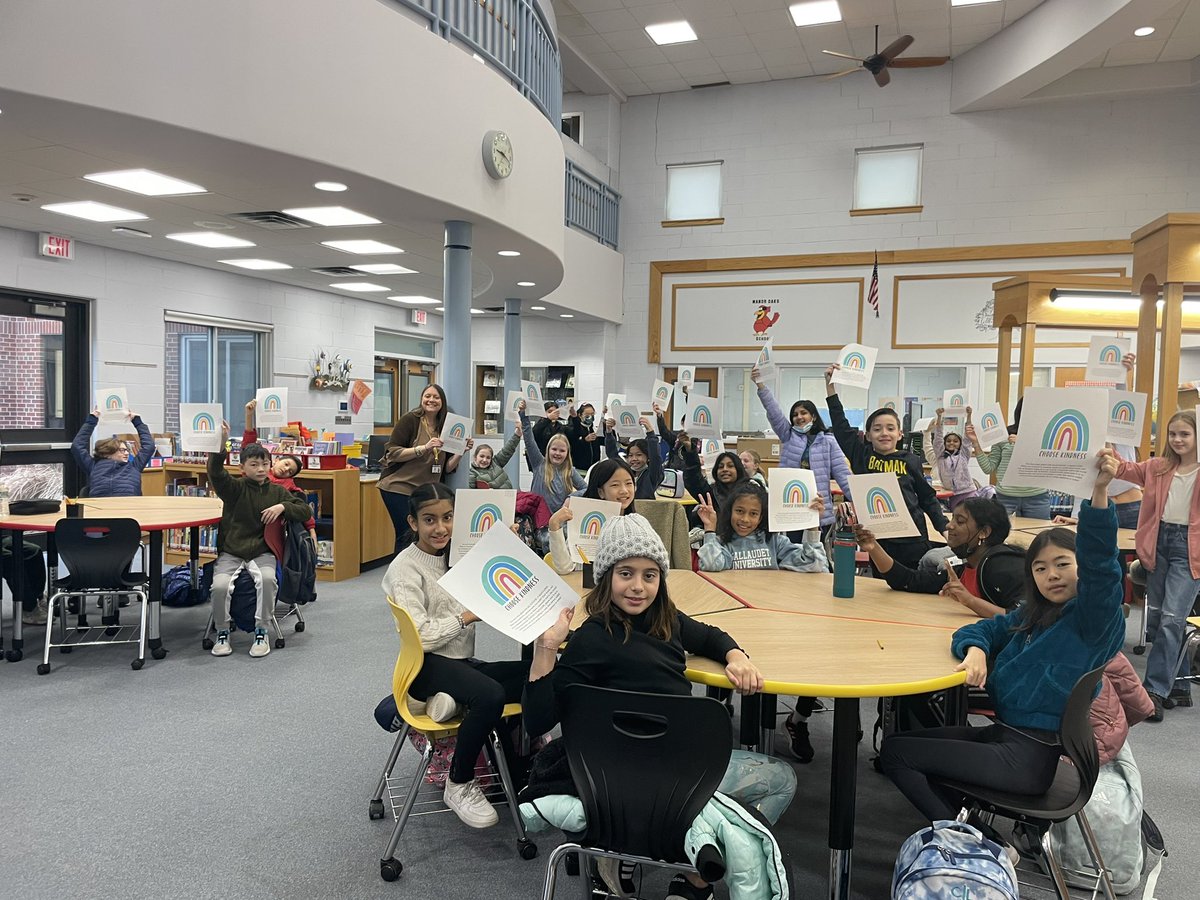 It’s March! Bring on the 🌈Our Moe’s Mentors learned about Kindness Rainbows! Share some kind words/actions, and pass your 🌈 on!!! Spread the smiles!!! Go Mentors!! 5th grade Leaders are FLY !! #proud2bnhpgcp
<a href="/ManorOaksNHPGCP/">Manor Oaks School</a> <a href="/NHPGCP/">Dr.JenniferMorrison-Raptis, NHPGCP Superintendent</a> 
<a href="/LisaMeaneyEDU/">Lisa Meaney</a>