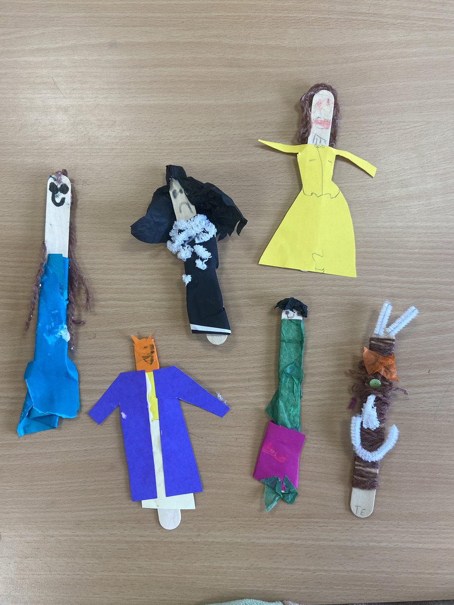 CastlewayTwo's tweet photo. Here are just a few examples of our fantastic characters we created using a range of different materials. Can you guess who any of the characters are? 🧶✂️✍️ @WeAreCastleway #WeAreReaders #WorldBookDay2023 #CharacterCraft https://t.co/aGmS10lHq7