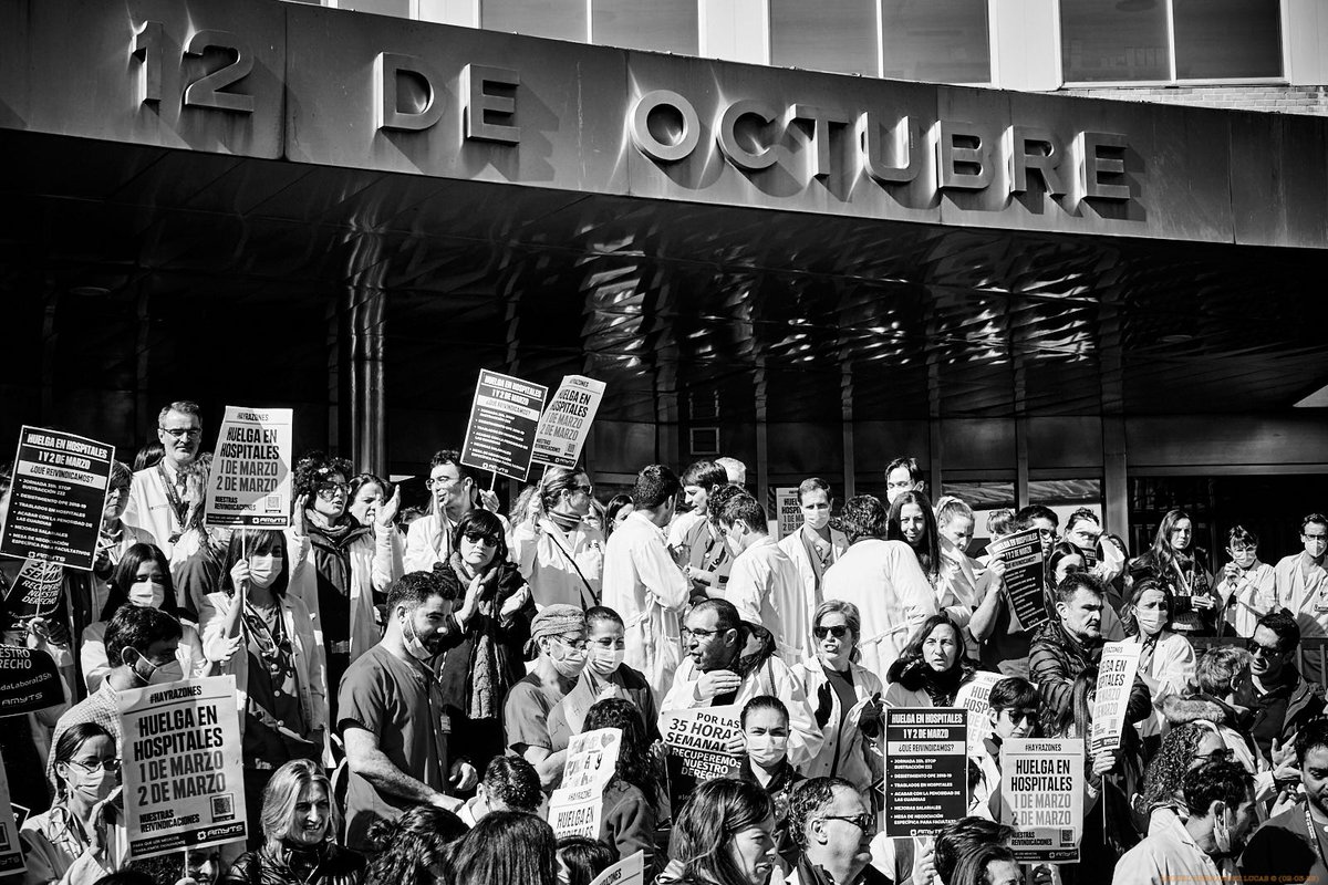 MiguelhlLucas's tweet photo. Los sindicatos @amytsmedicos  y @AFEM2012  han convocado dos jornadas de huelga de facultativos del ámbito de la #AtencionHospitalaria  del Servicio Madrileño de Salud, ayer miércoles 1 de marzo los dos sindicatos se manifestaron por las calles de la capital.
Foto🧵⤵️ https://t.co/uzGJCy1cnq