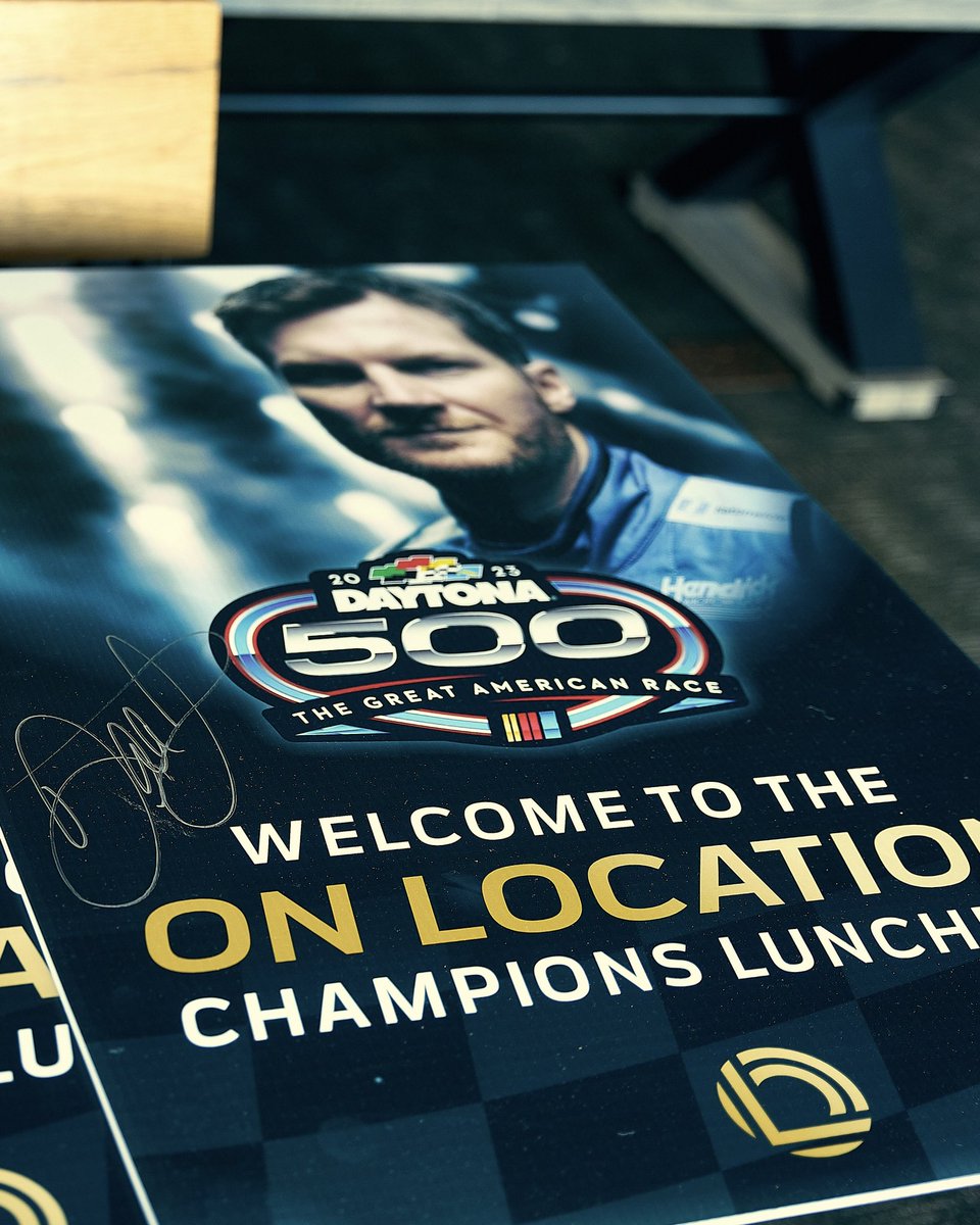 onlocationexp's tweet photo. No boring lunches over here we’re all about legendary #OnLocation @DaleJr ⭐️ #Daytona500

#NASCAR | #OnlyWithOnLocation

#dalejr #dalejr88 #daytona #daytonabeach #legendary #lunchbreak https://t.co/bSuGh6G5w8