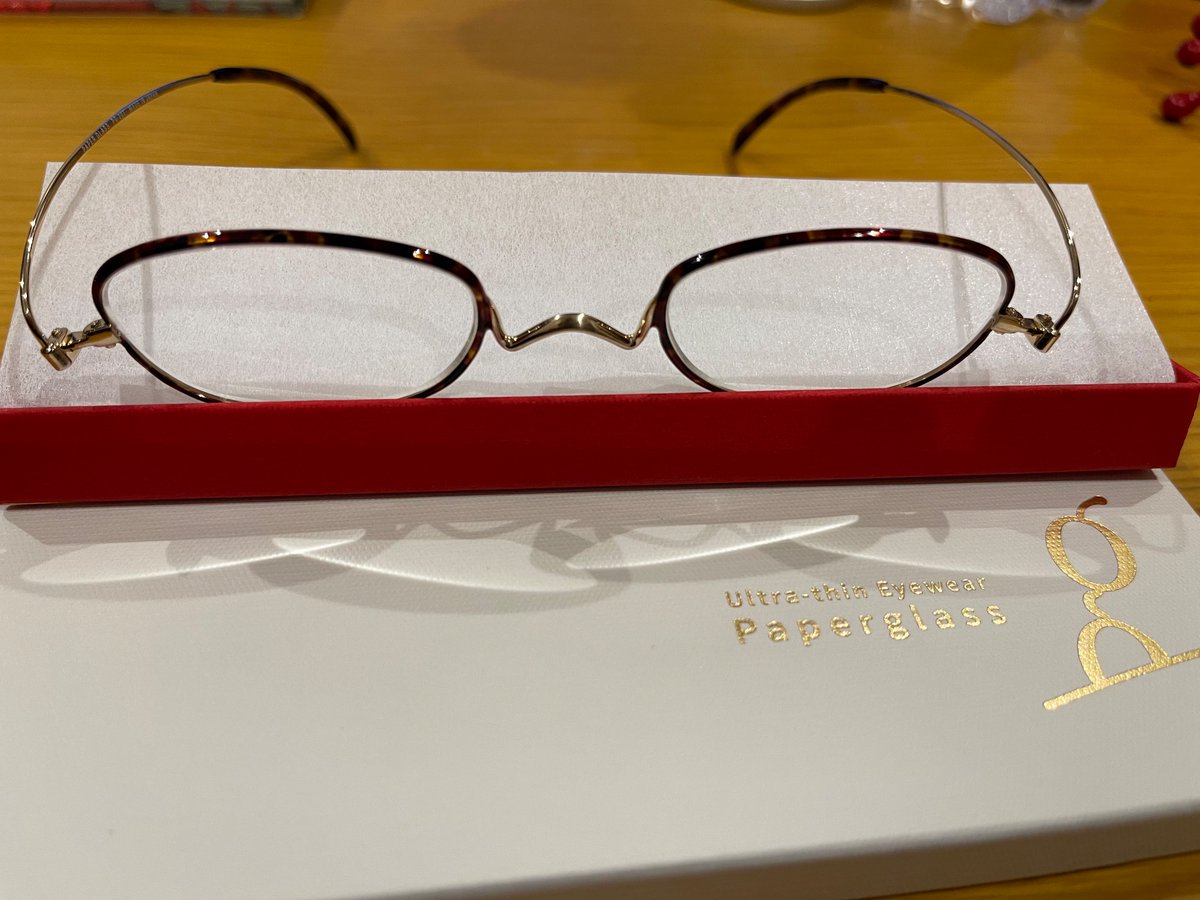 MMama1713's tweet photo. #Paperglass
念願の
#ムロツヨシ　さん
とお揃いのシニアグラス👓
姪っ子たちが誕生日のお祝いにプレゼント🎁してくれました✨ https://t.co/jC4b7uPvhp