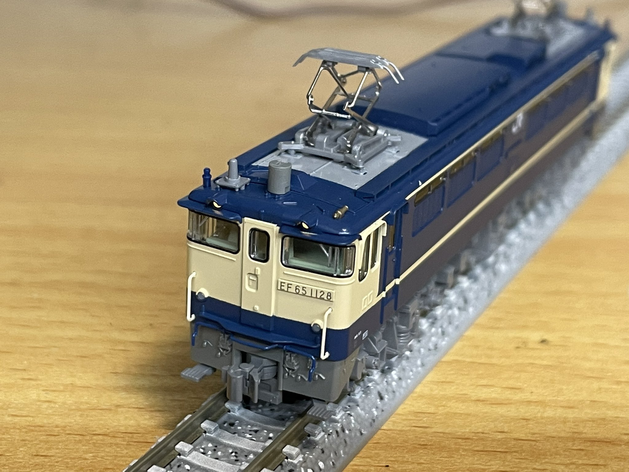 KATO EF65下関総合車両所 褪色・ウェザリング加工 KATO EF65-1000を下関所属のJR仕様機に加工(7/完) | 緩行線