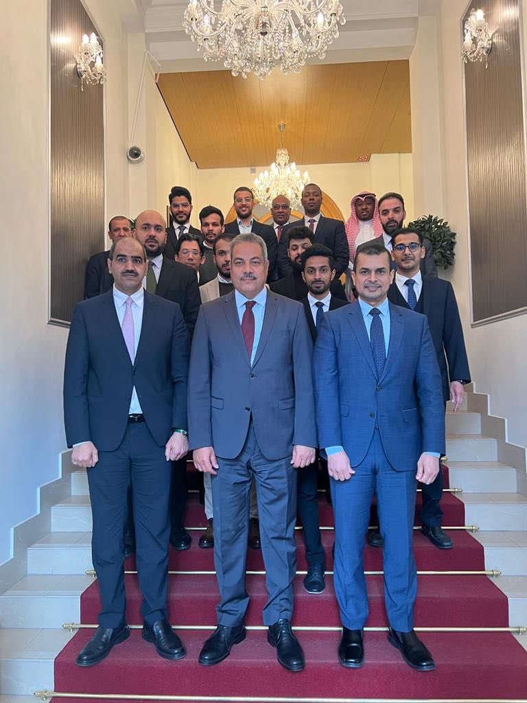 SacmaAustria's tweet photo. استقبل سعادة سفير خادم الحرمين الشريفين لدى جمهورية المجر الأستاذ عبدالخالق بن راشد بن رافعه سعادة الملحق الثقافي بالنمسا ودول الاشراف الدكتور محمد بن عبدالوهاب باعشن ووفد الملحقية ومجموعة من الطلبة المبتعثين والدارسين على حسابهم الخاص في جمهورية المجر في مقر السفارة في بودابست https://t.co/WGkIn9AfDH