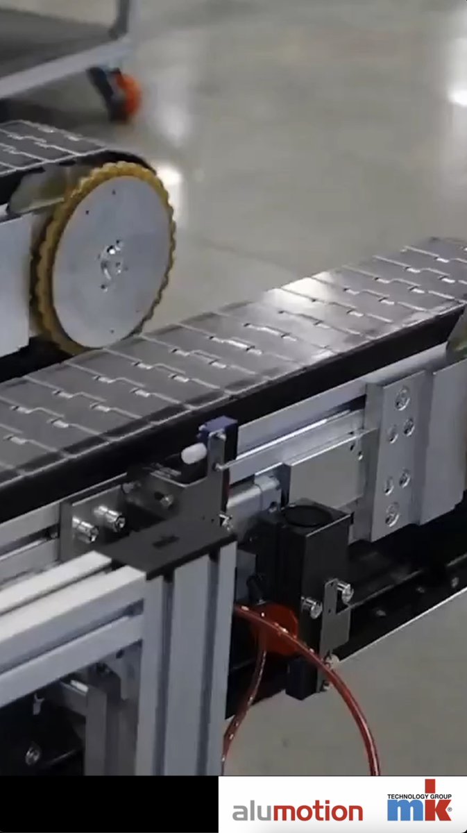 alumotionsrl's tweet image. Elementi spesso poco considerati, eppure fondamentali per diverse celle robotiche, sono i nastri trasportatori, perché consentono di trasferire le parti da lavorare
In questa breve clip vediamo in azione un trasportatore @mk_group
linkedin.com/posts/alumotio…
#robotapplication