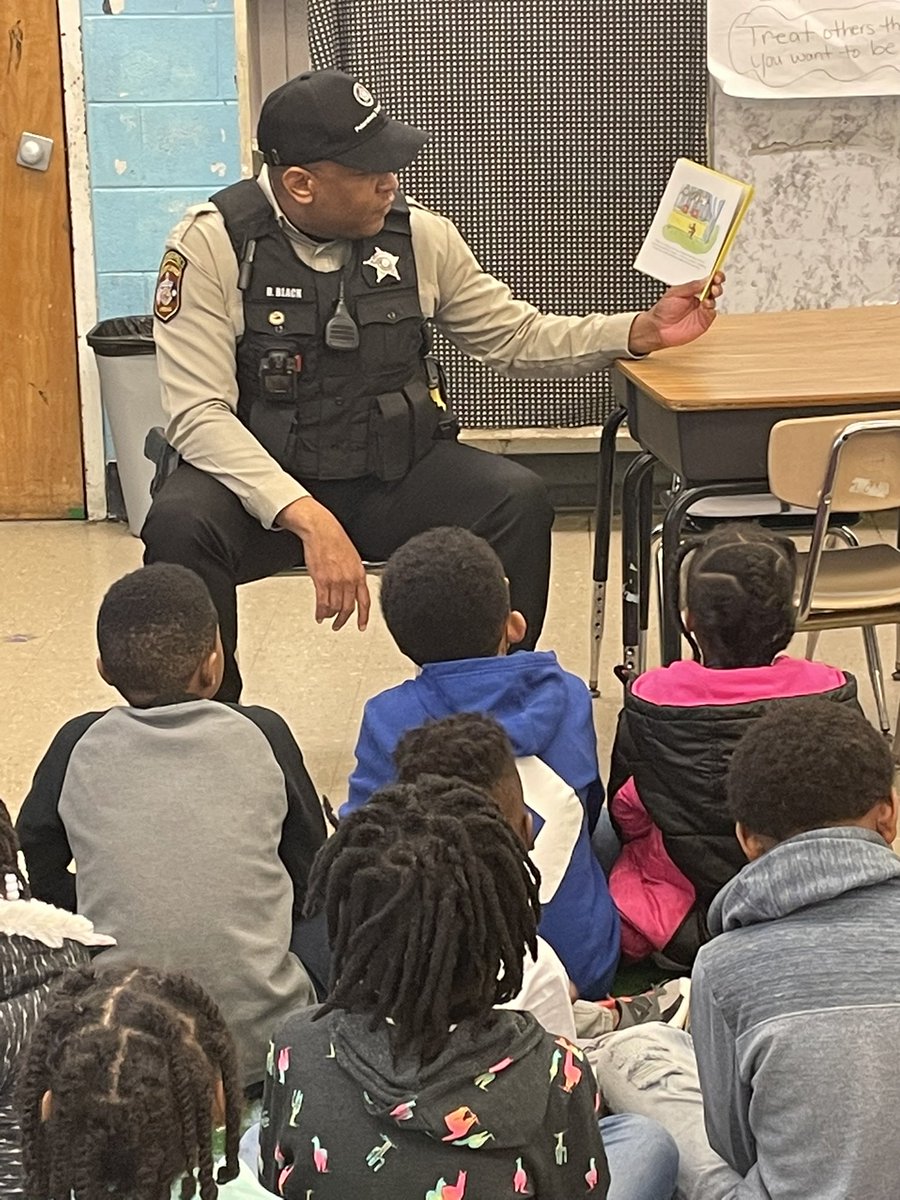 LIT4LifePCPS's tweet photo. #ReadAcrossAmerica2023 https://t.co/T26hVILrq4