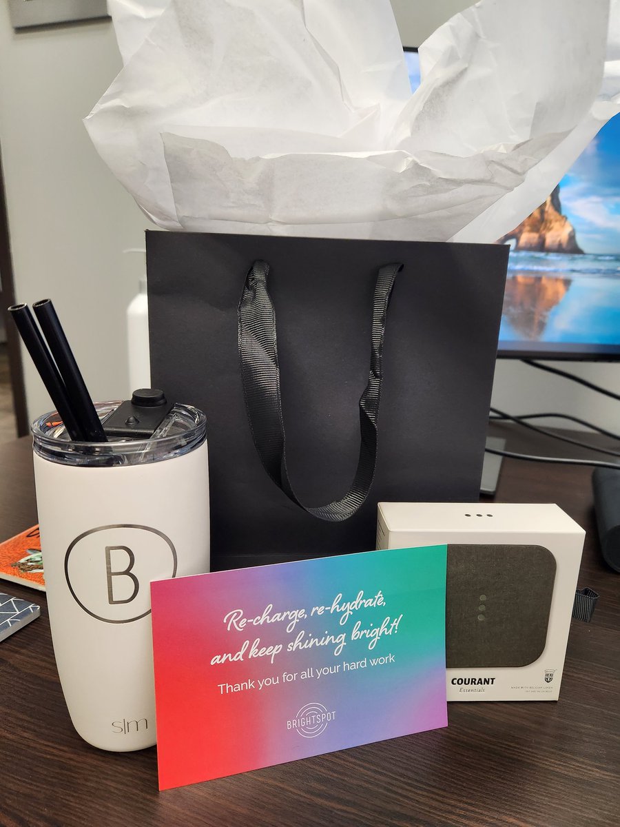CreativeCrosby's tweet photo. Working for a company that not only gives the best swag but also genuinely appreciates me? Check! Thank you @BrightspotIE #teamwork #appreciation https://t.co/esIHuuuV4F