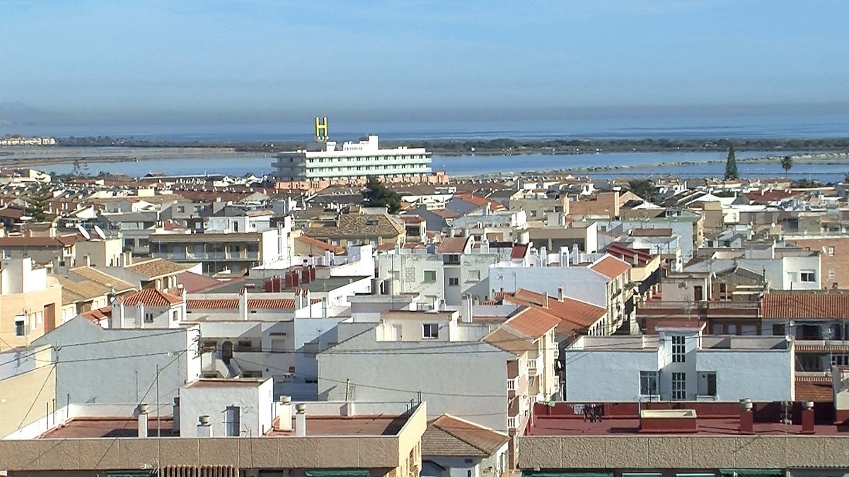 tuweb TV tweet media