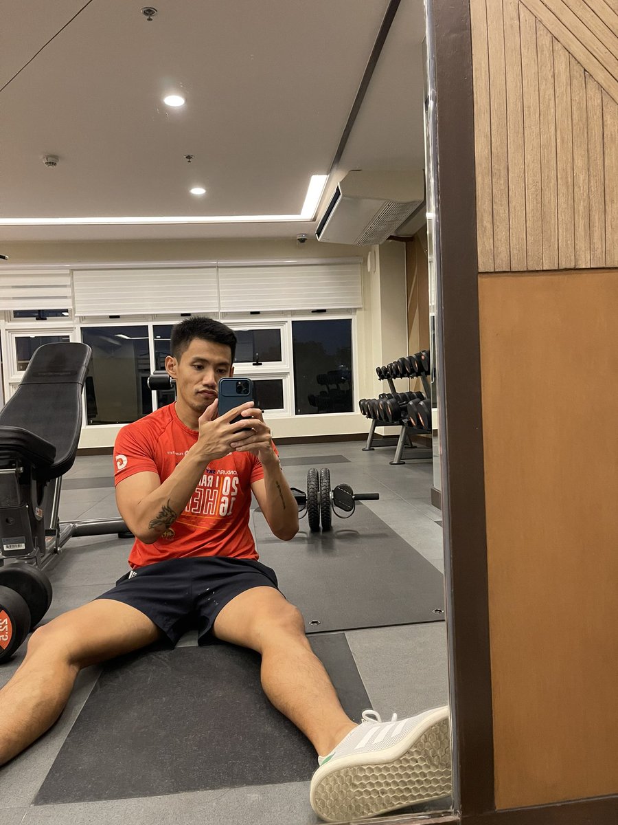 elixeeeeer's tweet photo. New gym https://t.co/CrEsQHgJ3Z