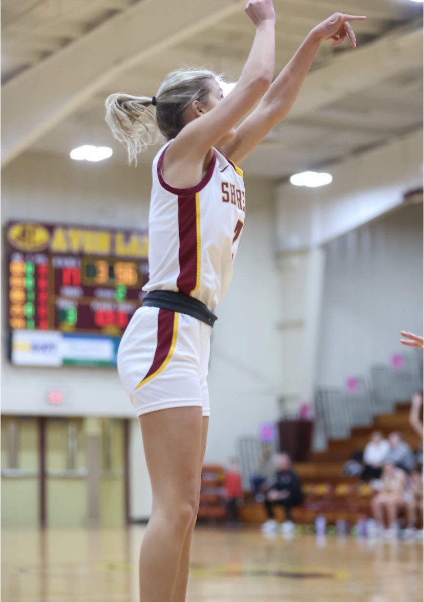 ShoregalsBBall's tweet photo. Senior Brynn Bondar @brynnbondar is up next! Brynn earned:

Second team all SWC 
Second team all Lorain County
Honorable mention all NE Lakes District

Great job Brynn! https://t.co/B7dbrxs8xW