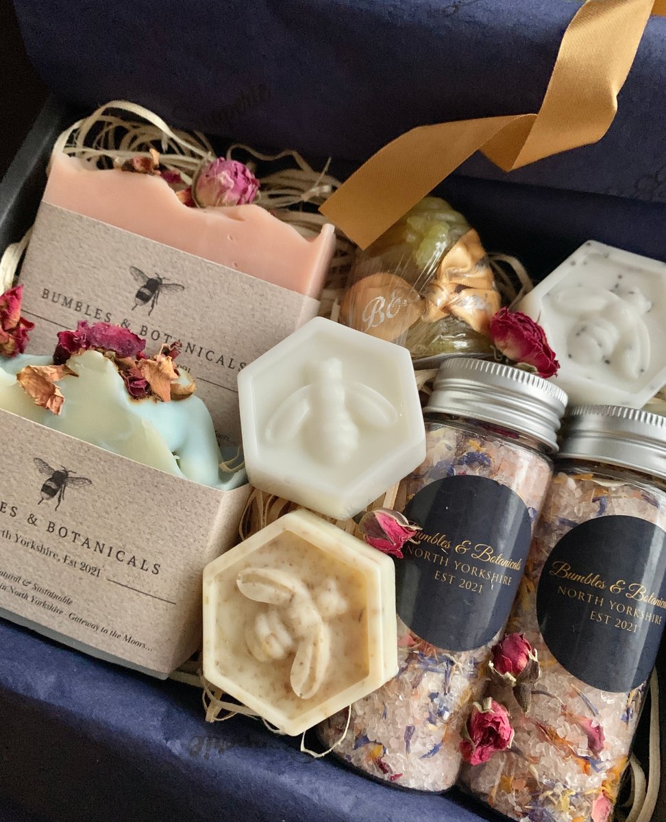BandBSoaperie's tweet photo. Soothe your senses with our homemade soap, made with natural ingredients and presented in a beautiful gift box. Pamper yourself with this special treat!

#ethicallymade #onlineshopping #shoplocal #instagood #gifts https://t.co/dAhTWsDsRz