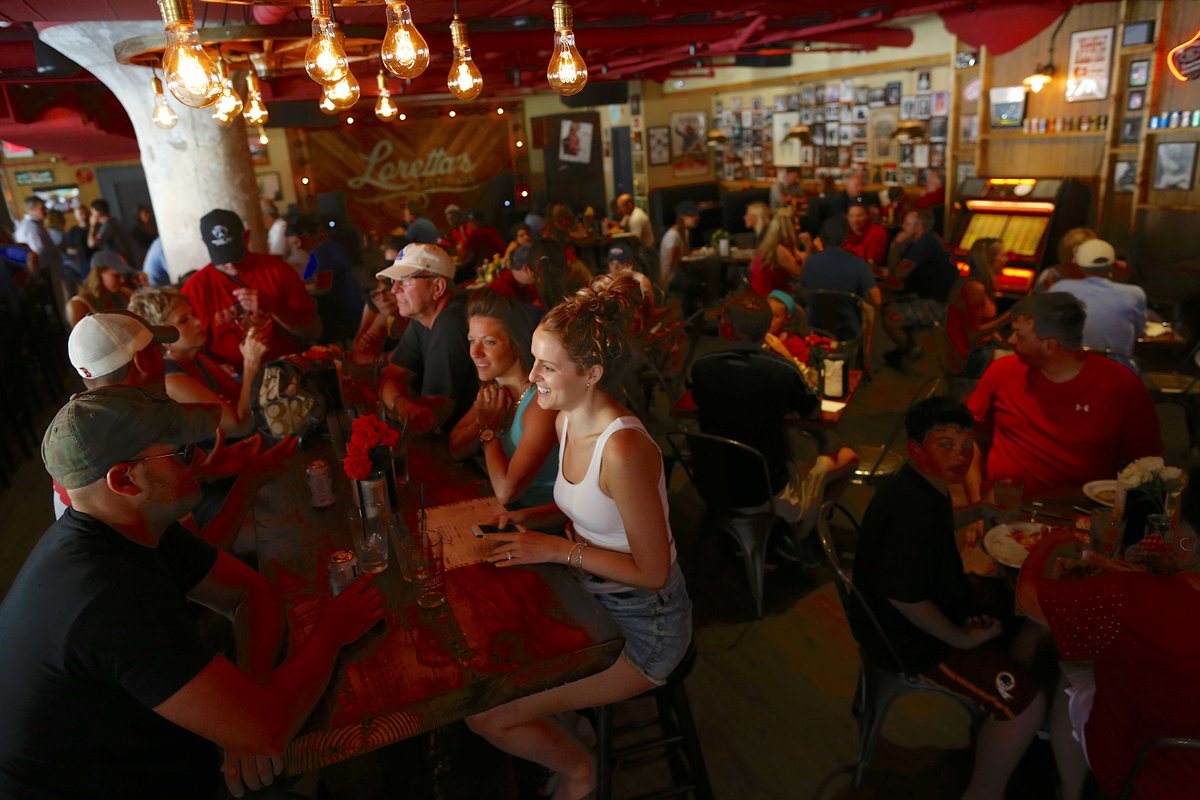 Eater's tweet photo. When did Nashville become a bar theme?  https://t.co/B6Js8z6qvW https://t.co/PzxUk8oHuW