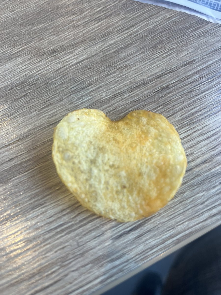 Ellis_Crossman's tweet photo. @walkers_crisps £100k worthy I think don’t you? #lovefromwalkers https://t.co/cZFoCxNYjL