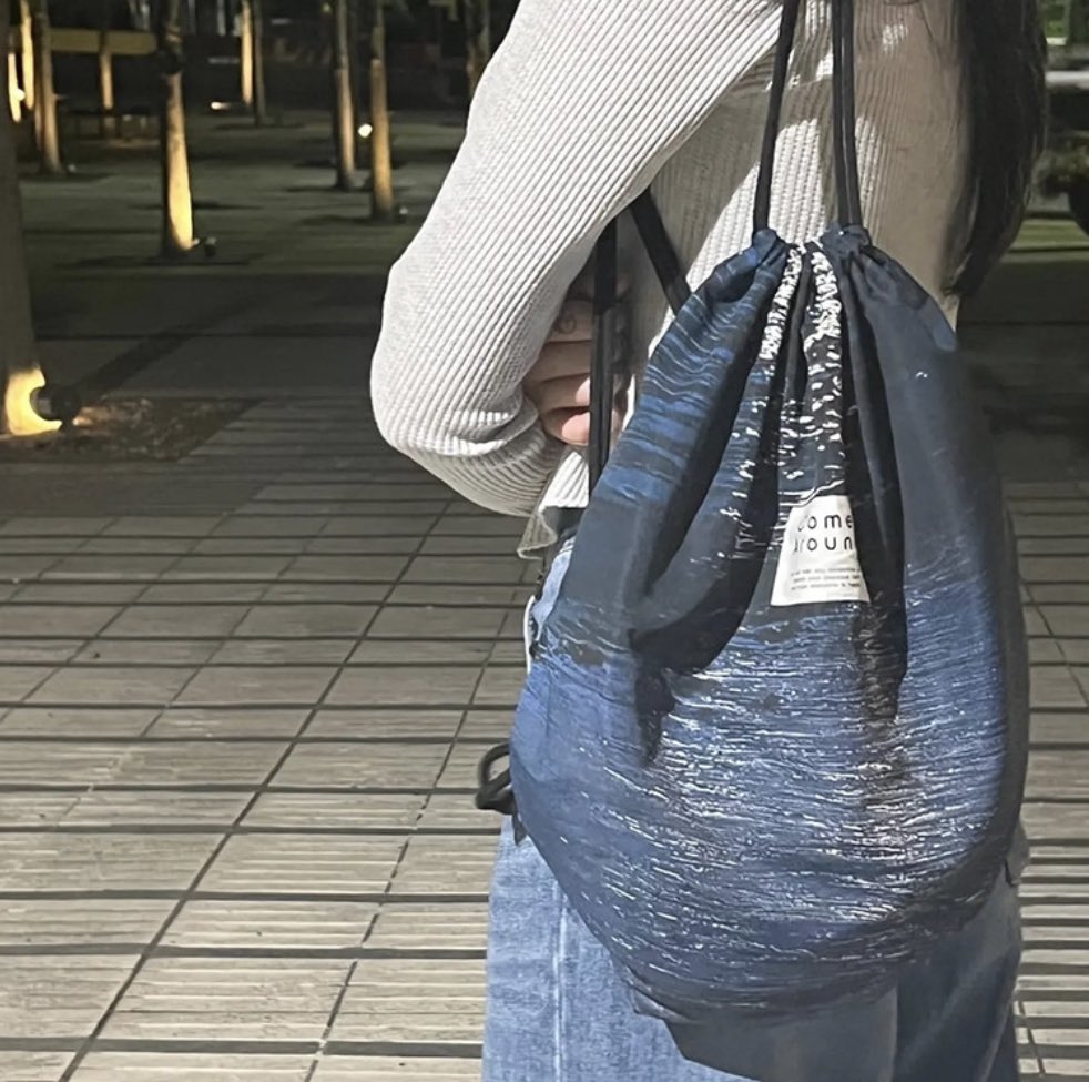 547일 후엔 영원히 함께인 강영현🎉 

을 기념하며 바다 좋아 뽀이가 생각나는 스트링 백을 rt 이벤트하여 1분께 보내드리려 합니다≧∇≦ 

🌊국내 주소
🌊마이데이 한정(팔로우 X)
🌊당첨자 발표는 4월 4일 영현이가 돌아오기 일주일 전에 하겠습니다