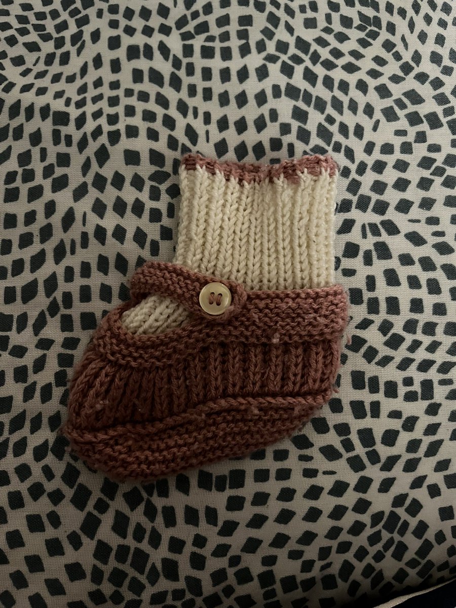 LaRobeh's tweet photo. @LDNLutonAirport this morning we lost this precious sock in the long stay car park. My baby Cinderella is now missing one. It was a handmade gift by her gan-gan and I’d like to reunite with it. Can you pls help? https://t.co/xPmFTMooPM