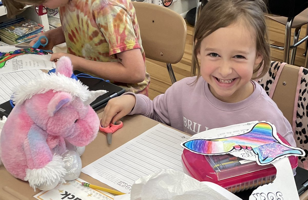EESPrincipal's tweet photo. Day three of #ReadAcrossAmericaWeek2023 had the school filled with fluffy friends and lovable companions. #happyschool @Alabama_Reading @AlabamaAchieves @east_pto @clasleaders https://t.co/Khq4qMMAId