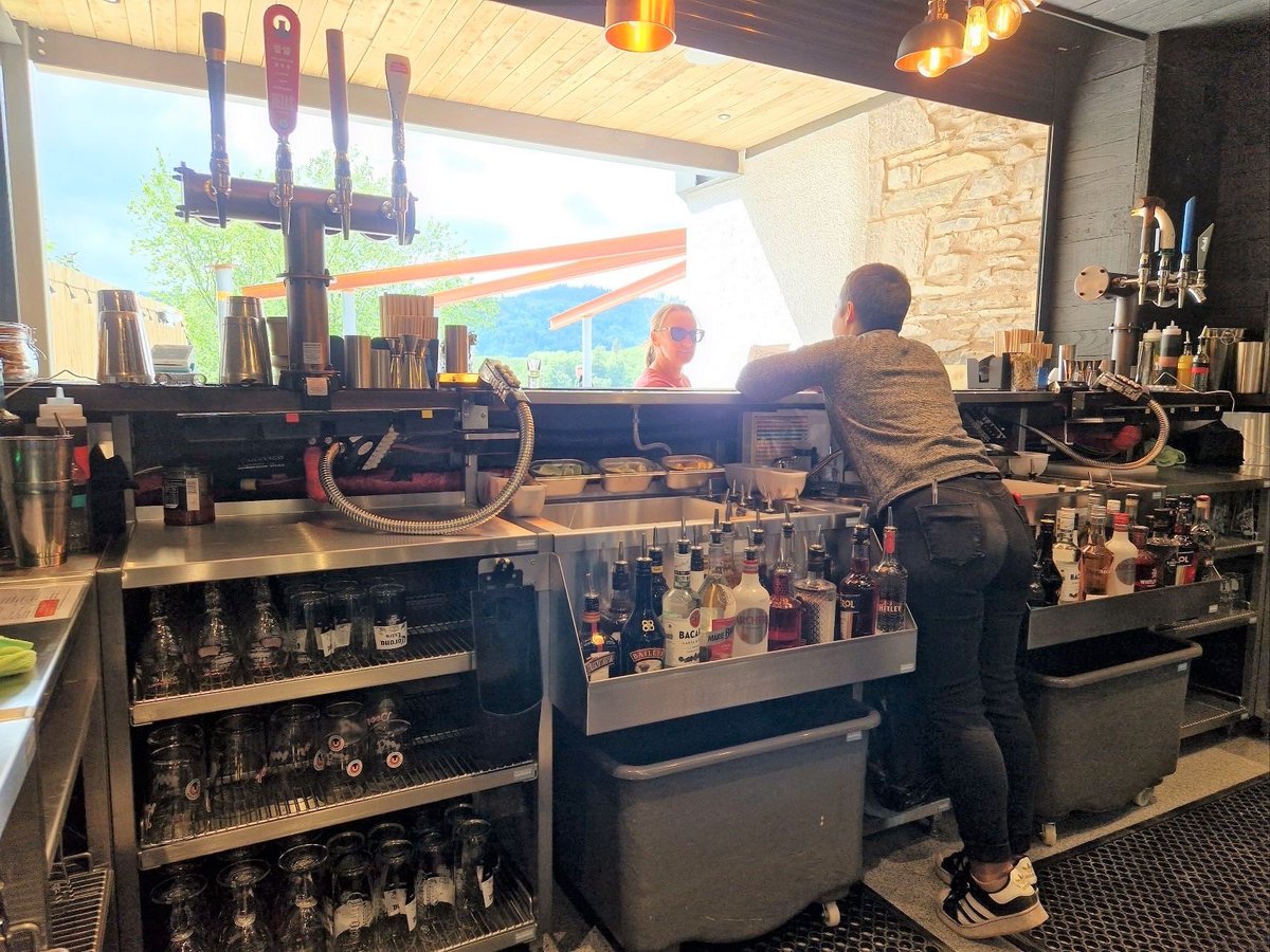 Prepare for #summer2023 with an outdoor bar. Servaclean’s FREE design service &amp; product range can provide a bar to suit any venue #bardesign #barcounter #stainlesssteel #mobilebar #cocktails #barconsultant #barproject #gardenbar #interiordesign