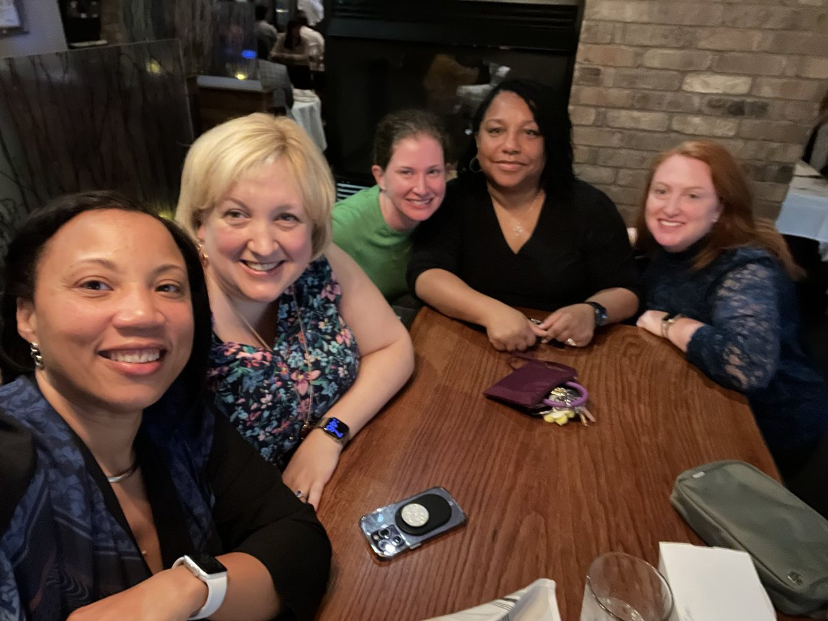 ebonycartermd's tweet photo. So much fun to see old @WashU_OBGYN friends (@LoreneTemmingMD @nicoleelhelou), meet new ones (@shelbygyn), and deliver  #grandrounds @CMC_OBGYN @AtriumHealthWFB this morning! https://t.co/s4Tg38P6Jk