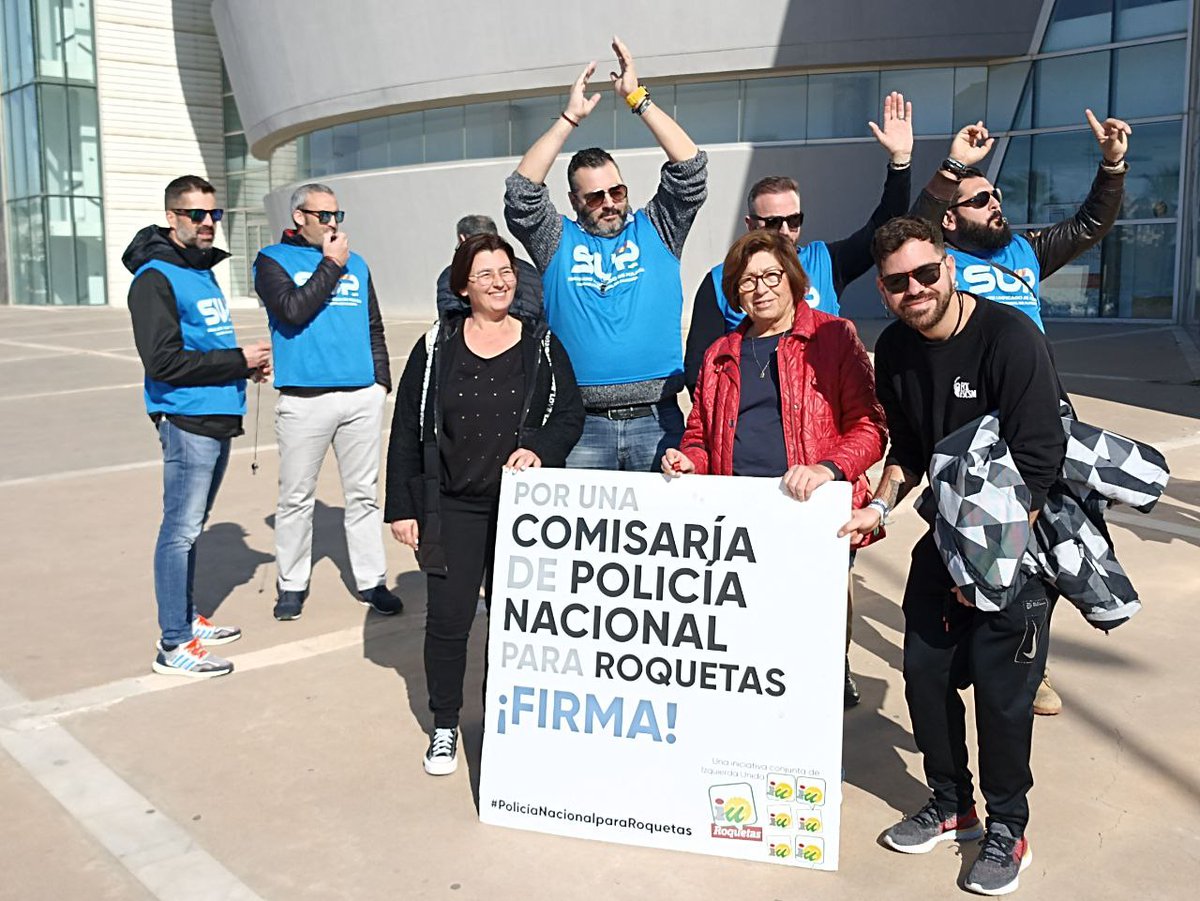 iuroquetas's tweet photo. 👮‍♀️Desde hace más de diez años desde IU reclamamos a todos los niveles, gobierne quien gobierne, la Comisaría de Policía Nacional que le corresponde a Roquetas. 
🦾En esa lucha hemos estado y estaremos, como hoy, al lado de sindicatos como el @SupAlmeria sumando fuerzas. https://t.co/ptfI36hoGg