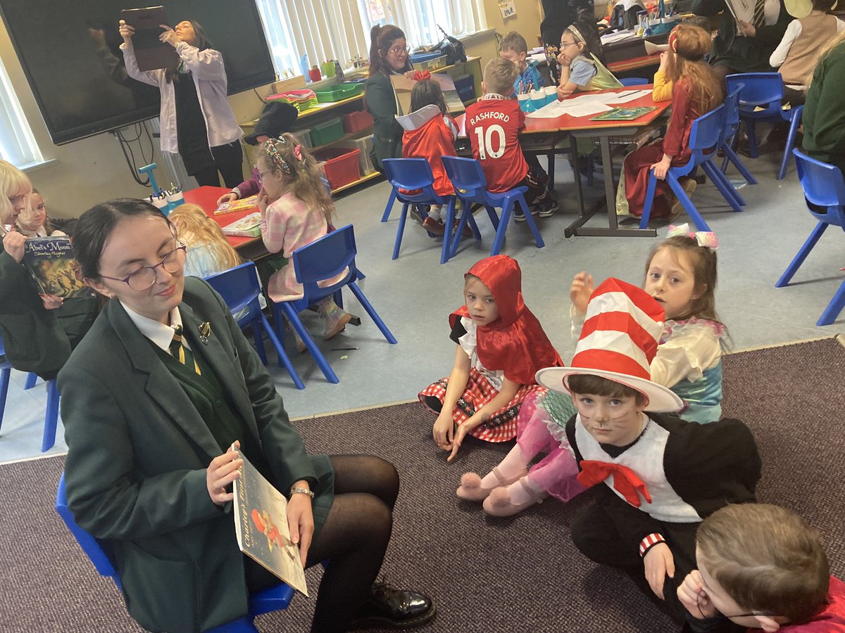 Stceciliaseng's tweet photo. #WorldBookDay2023 #StCeciliaβs Year 14 English Lit students loved sharing their love of reading with our fantastic P3 neighbours in #StJohnsPS. A mutually rewarding experience!! ππ https://t.co/4jyDyy0XwZ