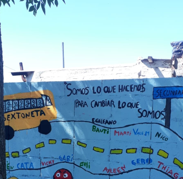 👇
"Desarrollamos propuestas dejando atrás que solo se aprende en un salón de clase. Creamos diferentes ambientes de aprendizajes, aprovechamos una pequeña oportunidad y lo unimos a nuestra forma  de trabajar." Mtra Leticia Acosta 
blogs.ceibal.edu.uy/formacion/la-s… (por Yhonny Hernández)