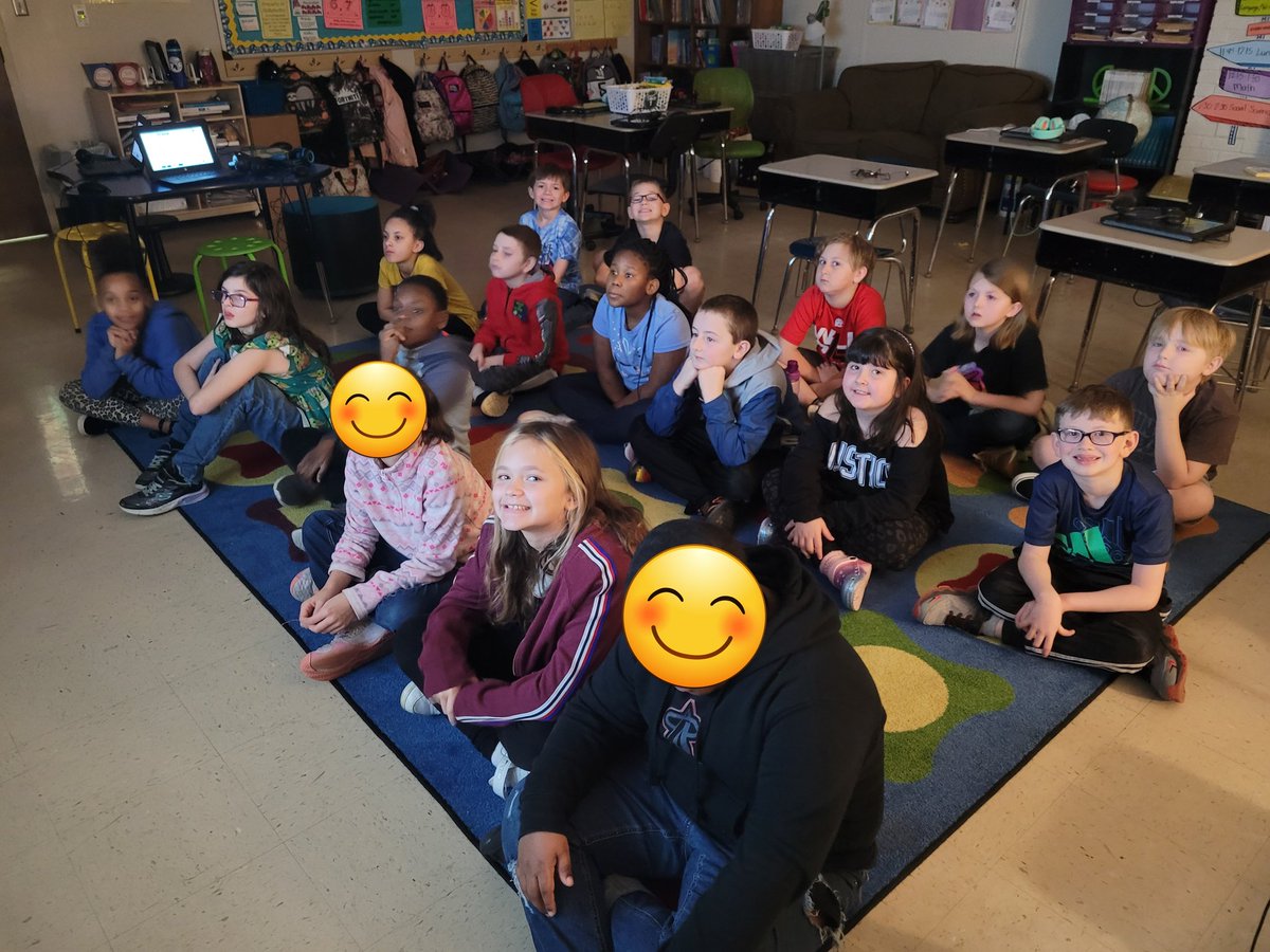 gebhardtfriends's tweet photo. @EVERFIK12 We are super excited about our #ReadAcrossAmericaDay https://t.co/P7aacbDzph