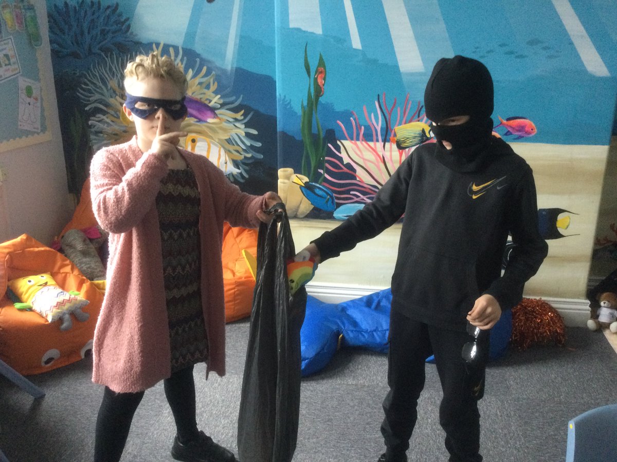 DeltaHighfields's tweet photo. Gangsta Granny and her Gangsta Grandson have been up to no good in Antarctica this afternoon..... don't worry, all stolen property has been taken back!!! (Part 2) @DeltaTrust_Org #stopthieves #Gangstasontheloose https://t.co/wwLUsw29aE