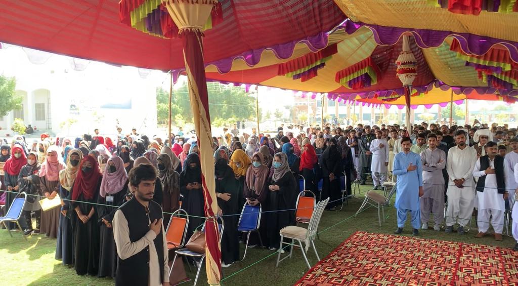 bsac_dg's tweet photo. بلوچ اسٹوڈنٹس ایکشن کمیٹی ڈیره غازیخان زون ( غازی یونٹ ) کی‌جانب سے " بلوچ دود ءُ ربیدگی روش / بلوچ ثقافتی دن" کے موقع پر غازی یونیورسٹی ڈیره غازیخان میں کلچرل پروگرام کا انعقاد کیا گیا جس میں کثیر تعداد میں طلباء و طالبات اور اساتذه‌کرام‌ نے شرکت کی۔
1/3 https://t.co/iRiVTNIVqB