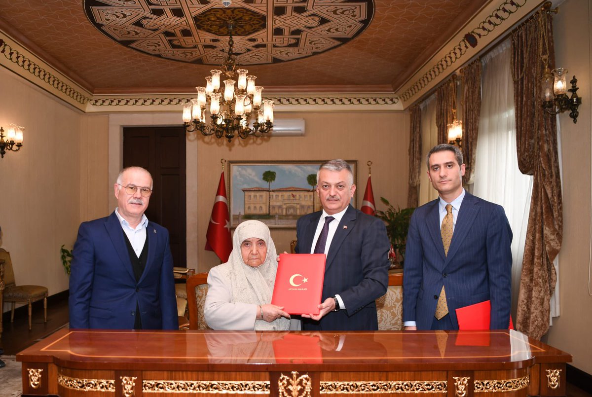 drbsbyk's tweet photo. 📌 Elmalı ilçemizde yapılacak diyaliz merkezimizin protokolünü imzaladık. Teşekkürler Ayşe Teyze
@sbkhgm @drfahrettinkoca @saglikbakanligi https://t.co/qGN8eZt7Xo