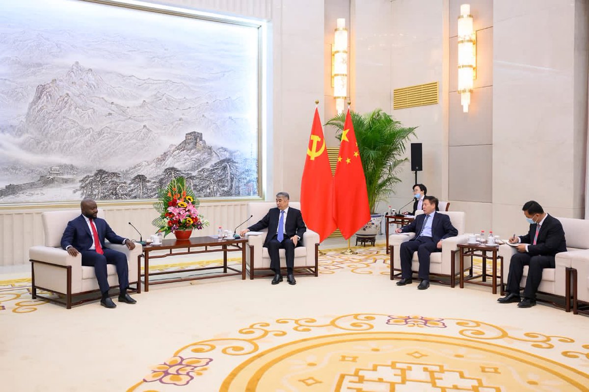 SaniMhm's tweet photo. Au siège du Parti Communiste Chinois (#PCC) à #Pékin, j’ai été reçu par M. Chen Zhou, Vice-Ministre en charge du département international du PCC. Je lui ai transmis le message d’amitié et de fraternité du Comité Executif National de notre parti le #PNDS Tarraya. Les échanges ont porté sur le renforcement de la coopération entre nos deux institutions sœurs.