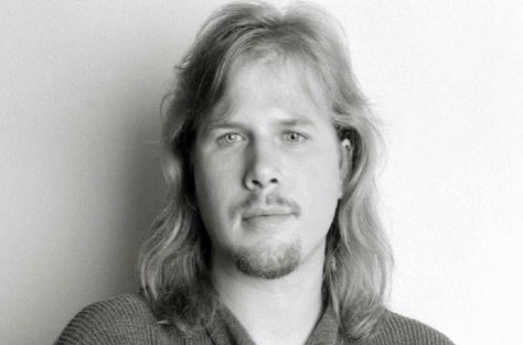 On this date in 2008, Canadian guitarist, singer, #JeffHealey, died of cancer. 😔 Healey lost his sight to retinoblastoma, a rare cancer of the eyes when he was 8 months old, resulting in his eyes being surgically removed. After living cancer-free for 38 years, he developed…