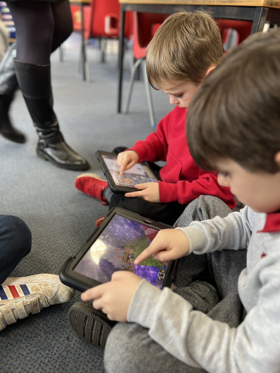 MidCalder_PS's tweet image. The Big Bad Wolf has changed his ways and P2 and P3/2 were challenged to design a new house for him to settle down in using @Minecraft. We SOARed with our creativity and problem solving skills! 📱🏠 #WorldBookDay2023 @WorldBookDayUK @wldigilearn #MCPSP2 #MCPSP3_2 @wl_literacy