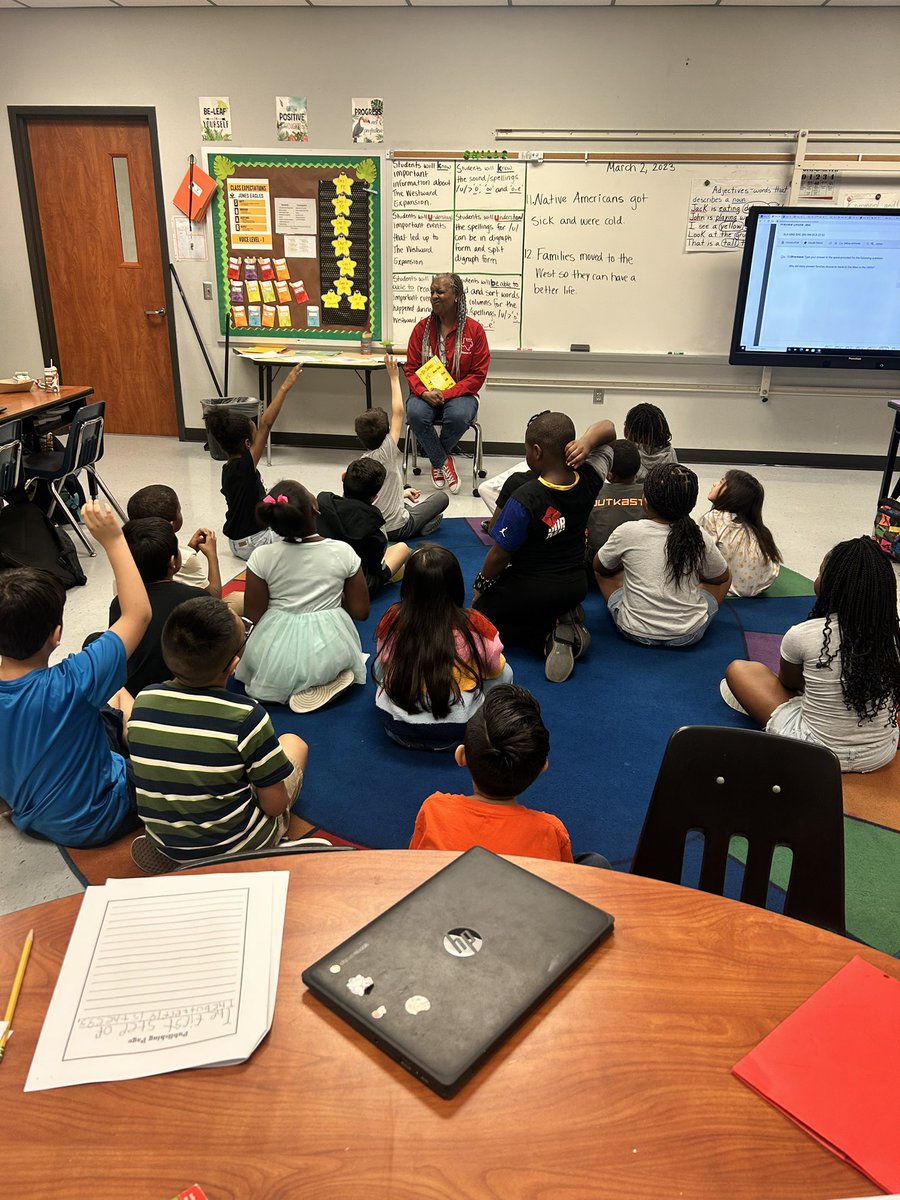 #JESWEAREONE <a href="/dr_dharvey/">Darnisha Harvey</a> <a href="/JonesES_AISD/">Jones Elementary School</a> Reading Across Houston