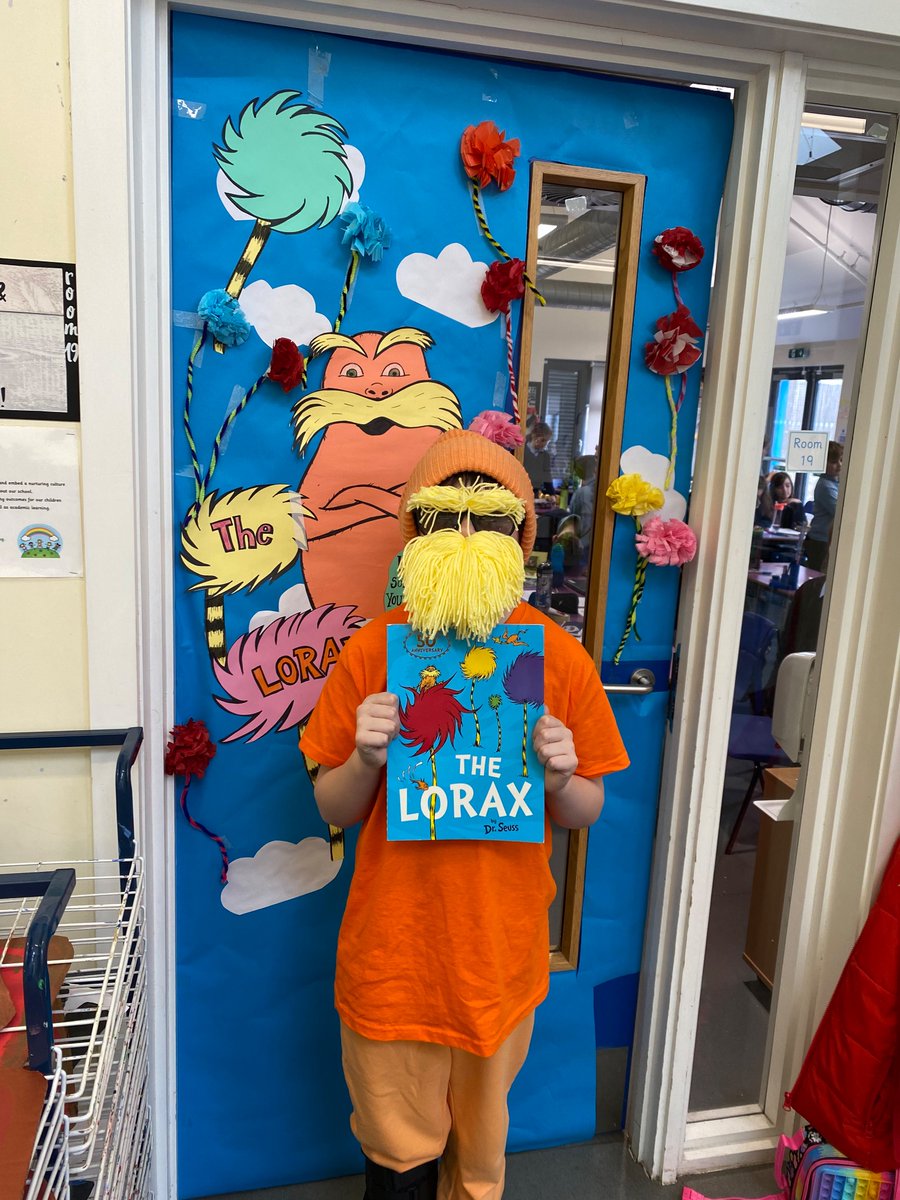 mrskmcarral's tweet photo. We enjoyed guessing who we came dressed as for World Book Day and showing our favourites/current reads today! We even had a visit from The Lorax! @ReadSps #WorldBookDay https://t.co/YZImdDDMyY
