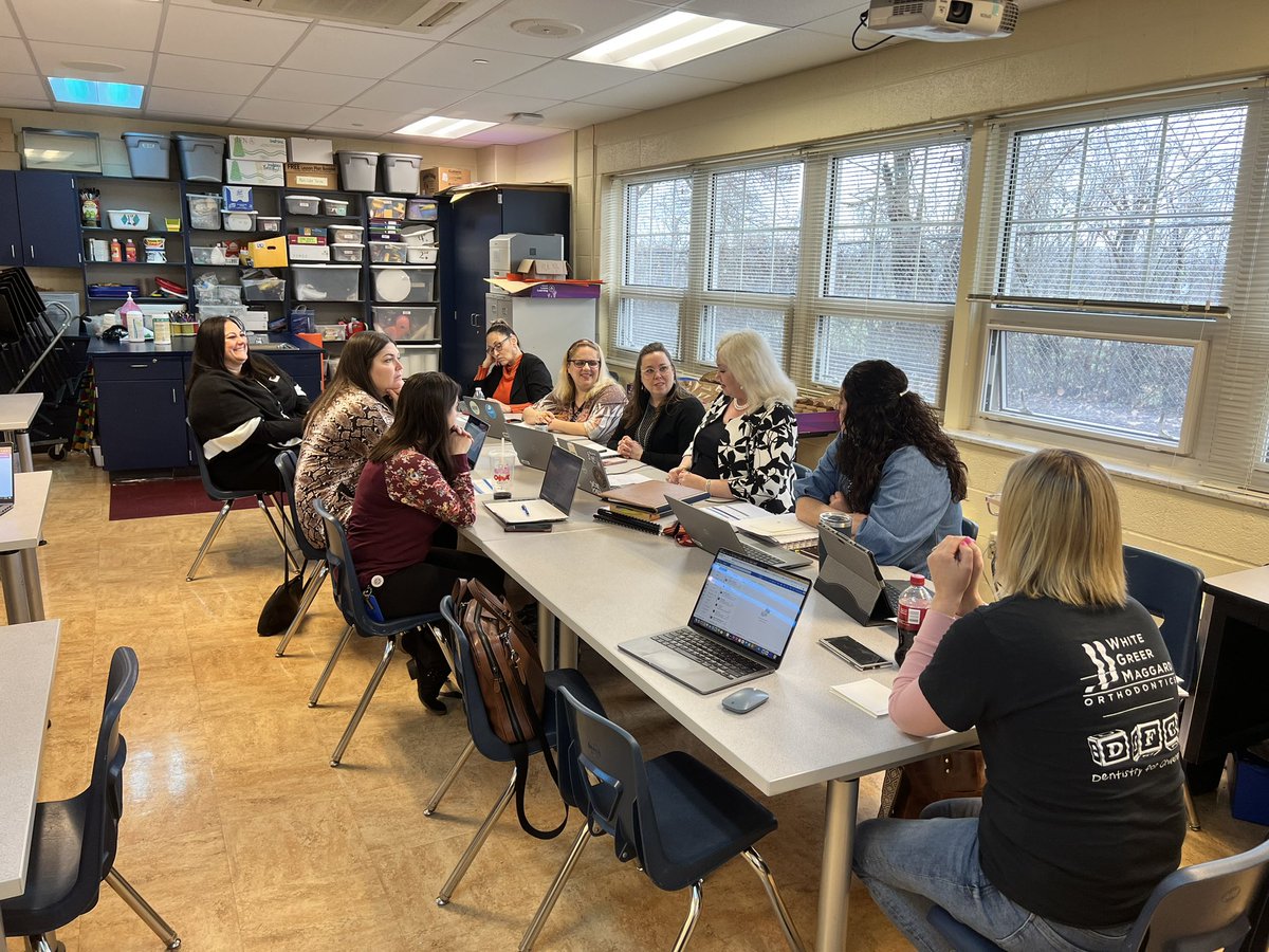 BRichburg78's tweet image. It takes a TEAM to move the academic needle in schools. Grateful for this team as we are all pulling together to support our learners! #TheWork #Teamwork