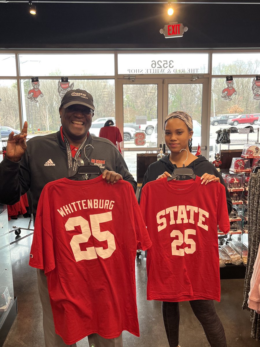 DWhittNCstate's tweet photo. Red and white store😊 https://t.co/zH9oig5yDy